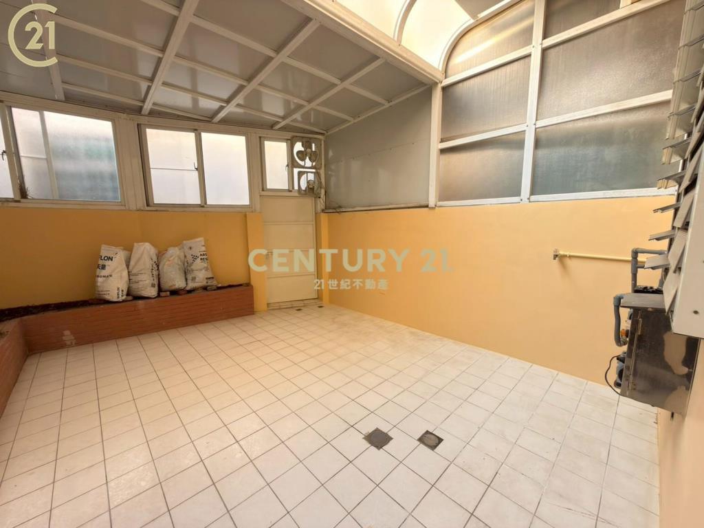 (專)安南國中面公園車墅