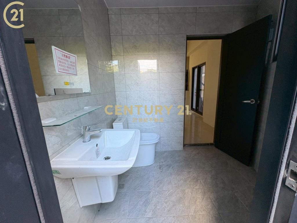 怡華天外天三樓車墅