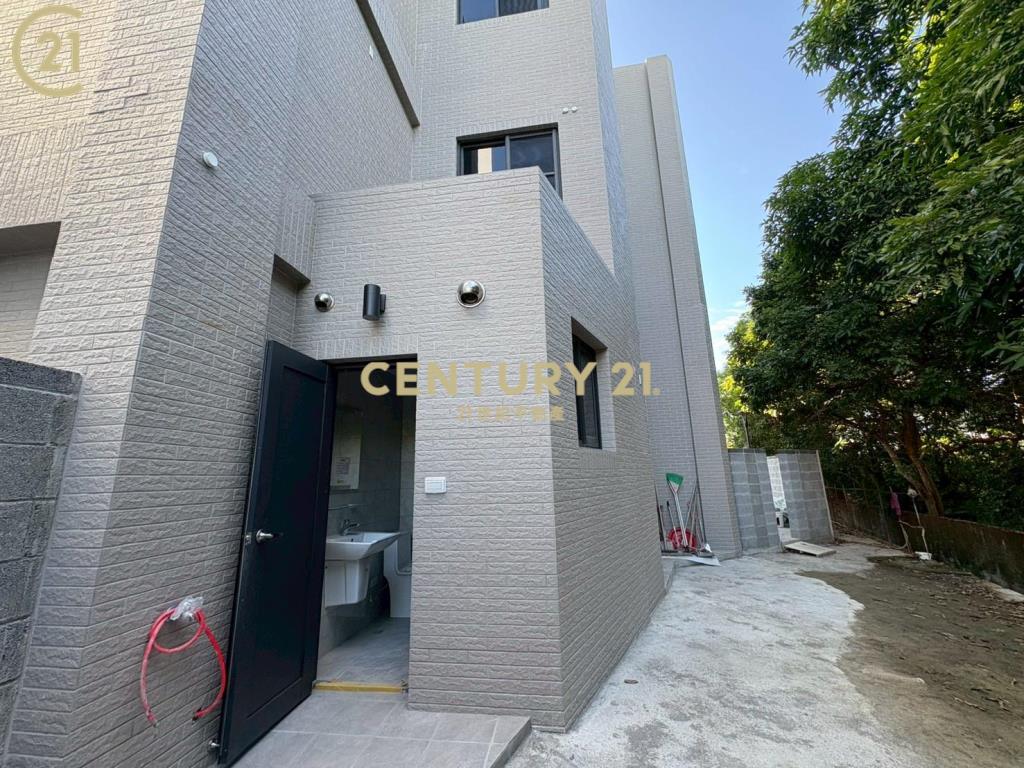 怡華天外天三樓車墅