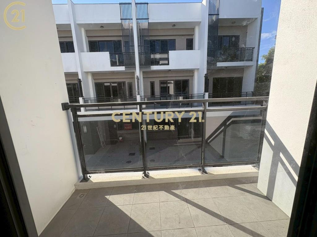 怡華天外天三樓車墅