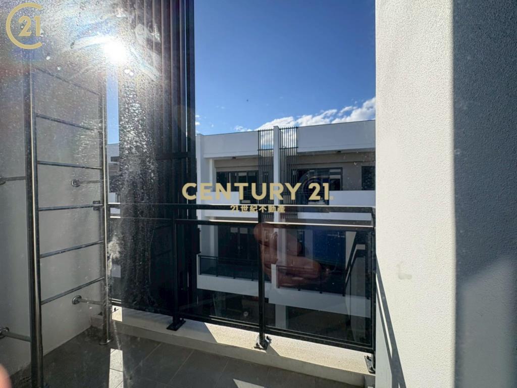 怡華天外天三樓車墅