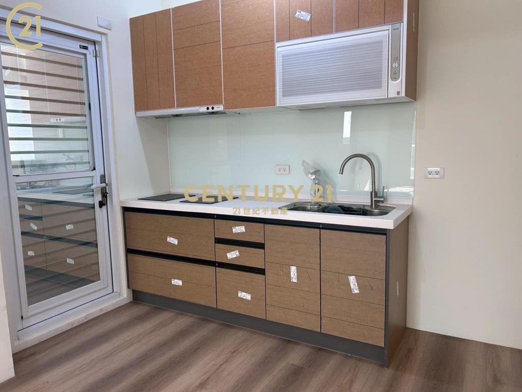 新市🔴南科富境全新未住三房+車位