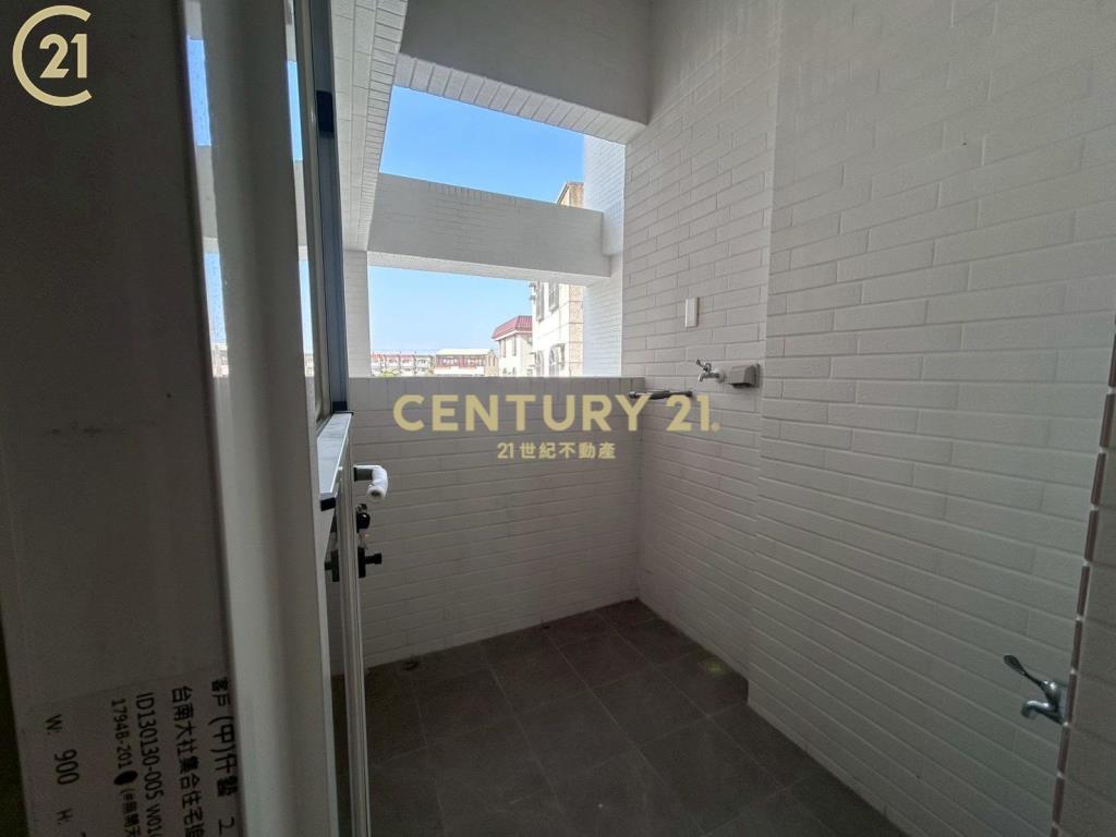 新市🔴南科富境全新未住三房+車位