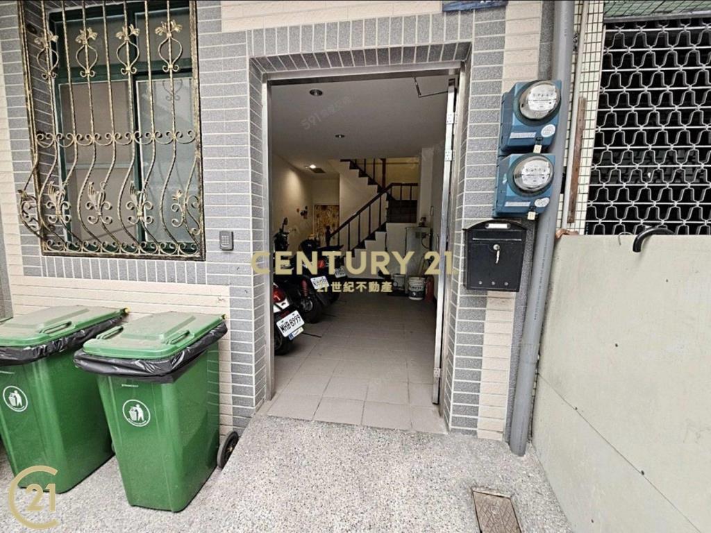 鼎金商圈金獅湖畔收租透天