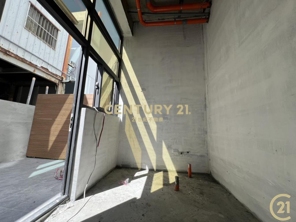 中華路金賺電梯店住B