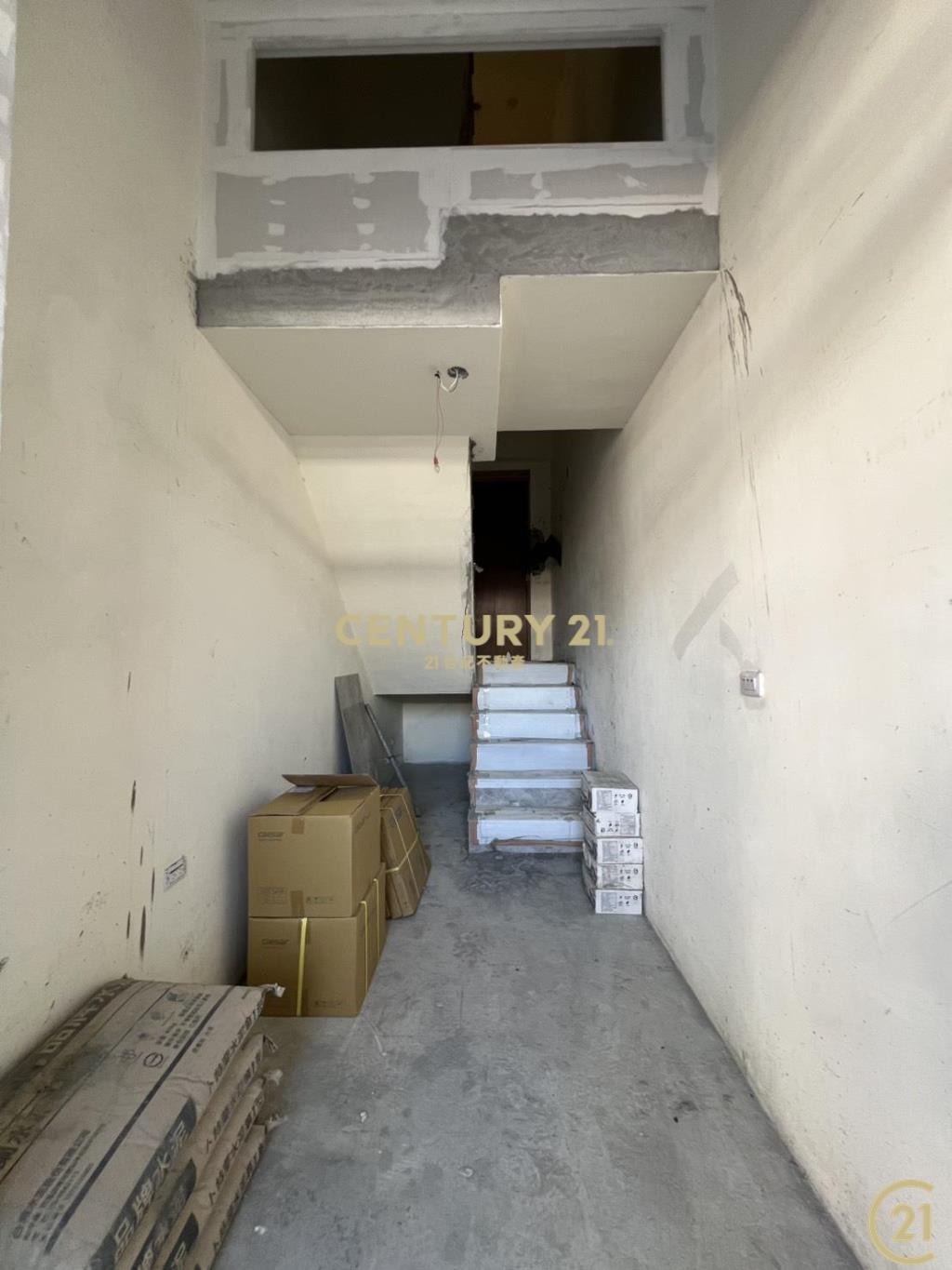 中華路金賺電梯店住B