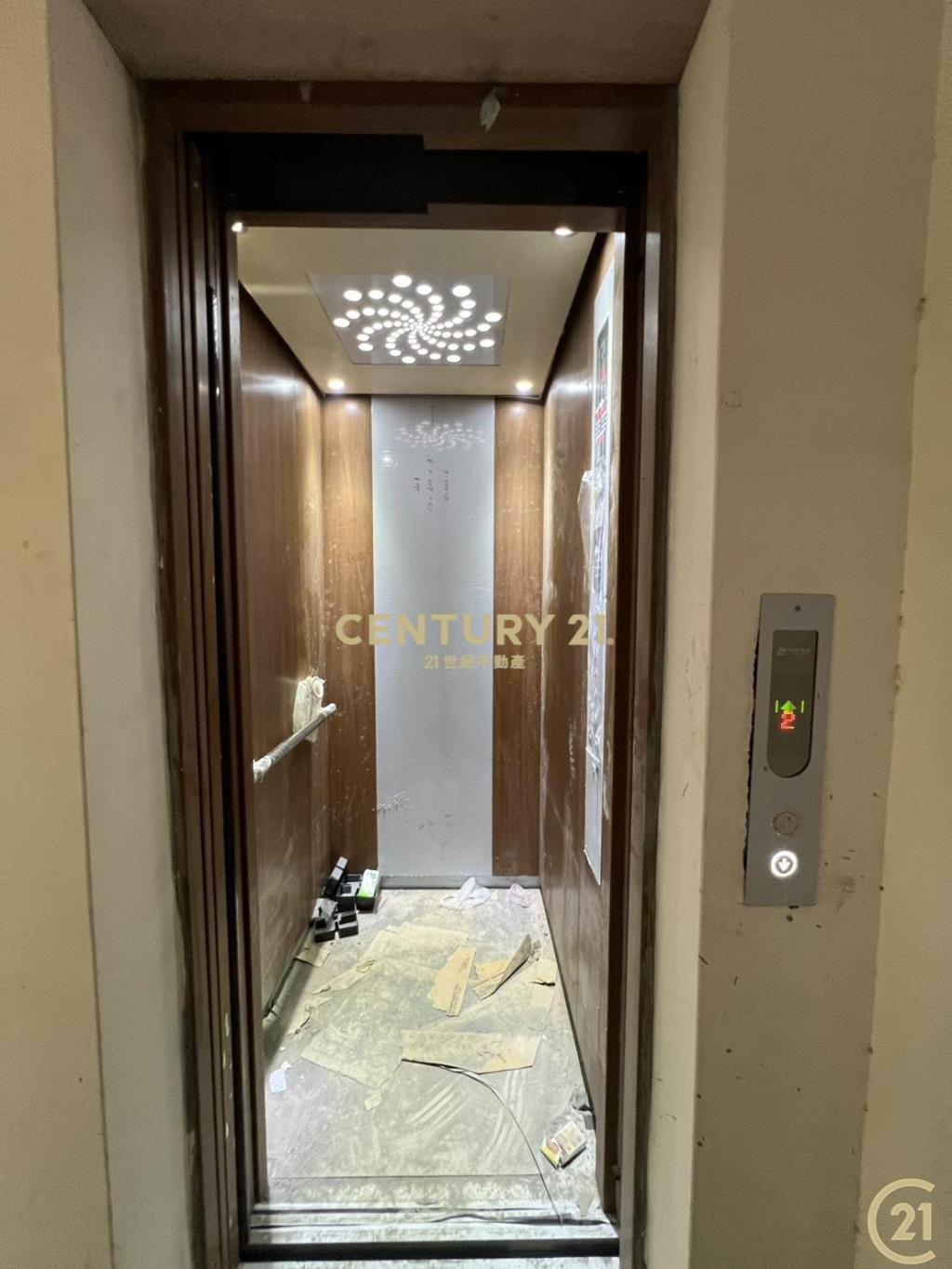 中華路金賺電梯店住B