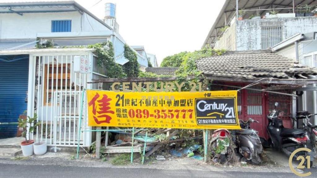 中山路三葉餐廳巷內迷你建地