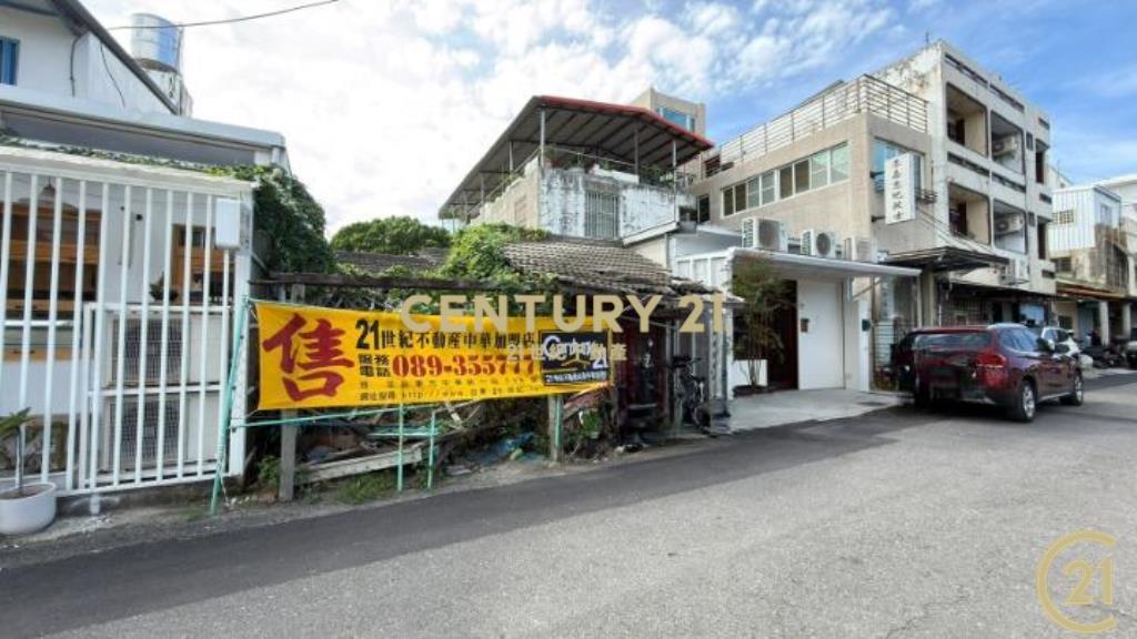 中山路三葉餐廳巷內迷你建地