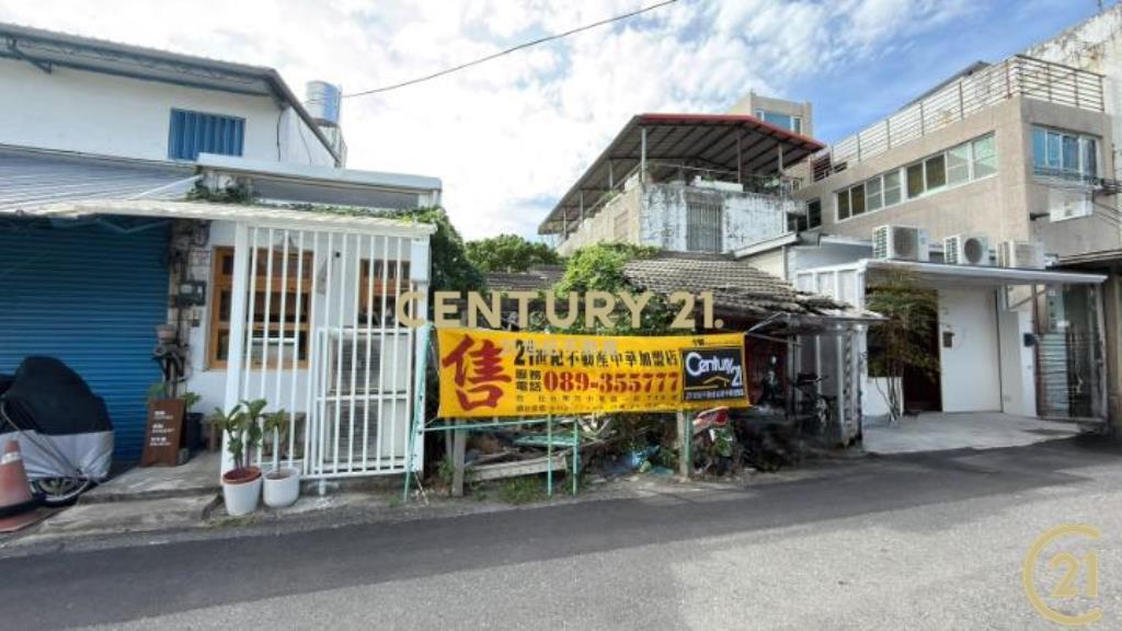 中山路三葉餐廳巷內迷你建地