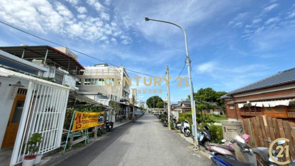 中山路三葉餐廳巷內迷你建地