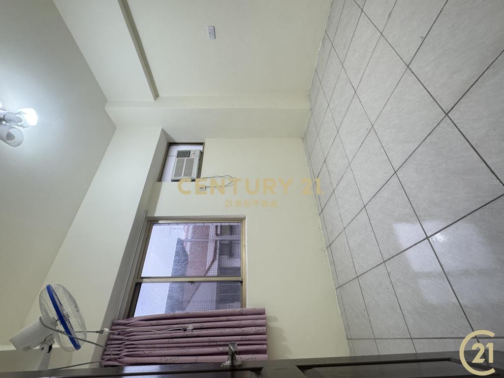 東方大鎮2房附平面車位