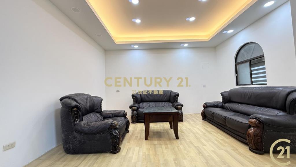 近市區大面寬車庫透天