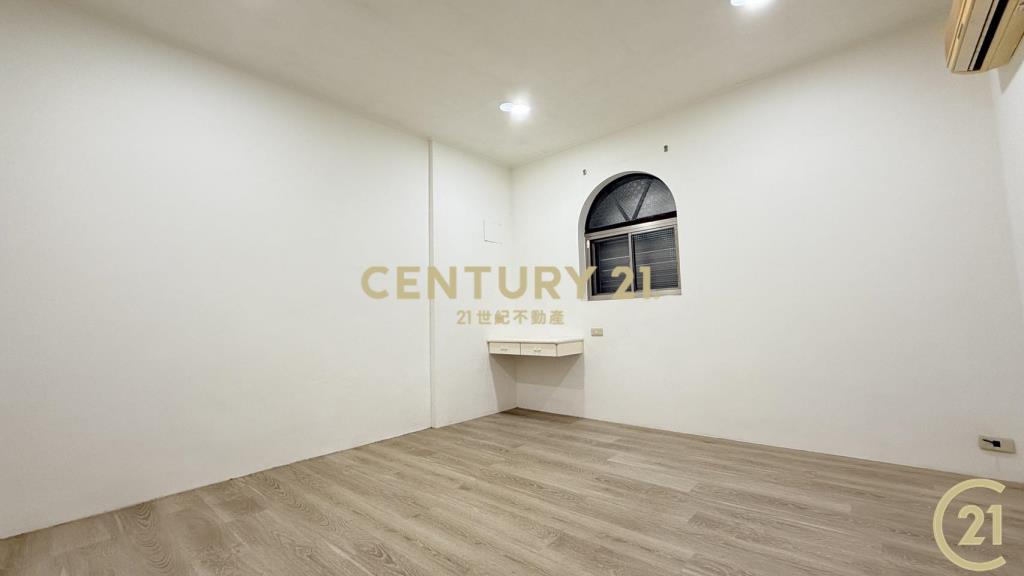 近市區大面寬車庫透天