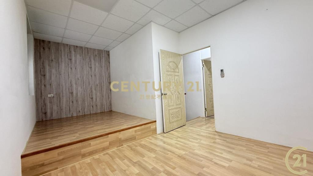 近市區大面寬車庫透天