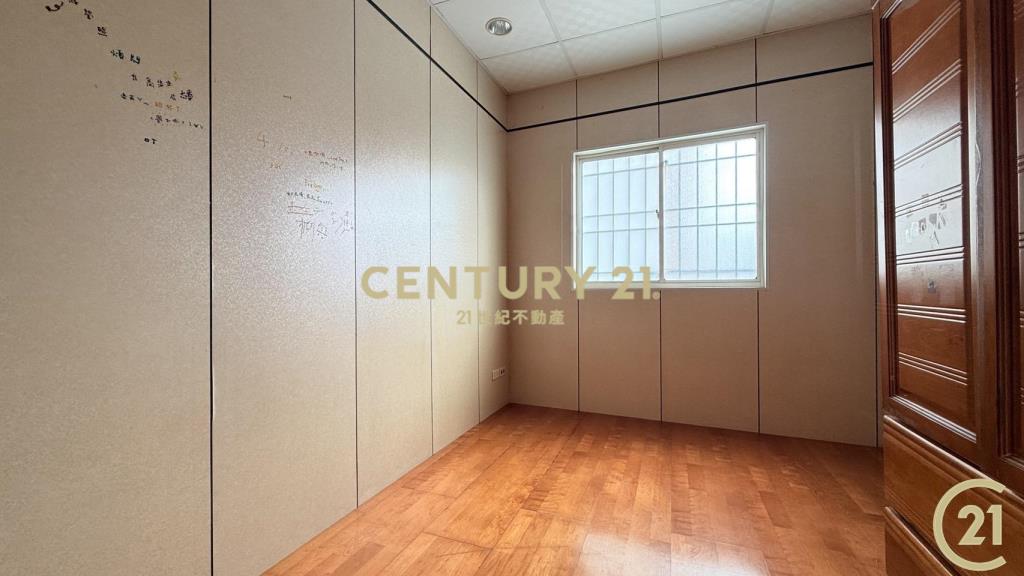 近市區大面寬車庫透天