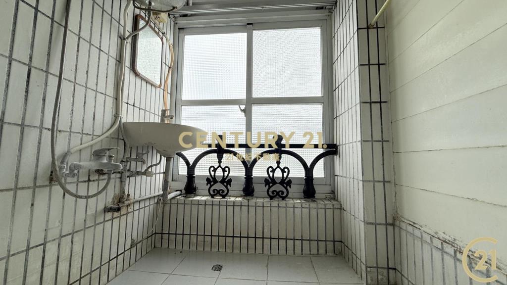 近市區大面寬車庫透天