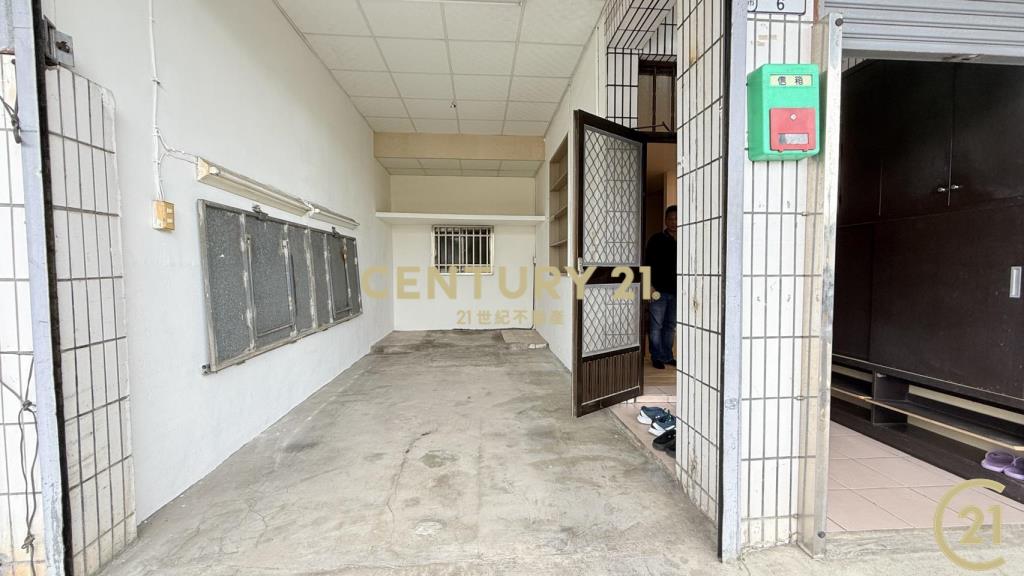 近市區大面寬車庫透天