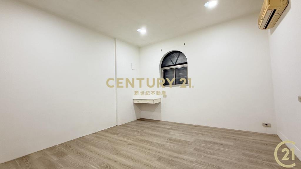 近市區大面寬車庫透天