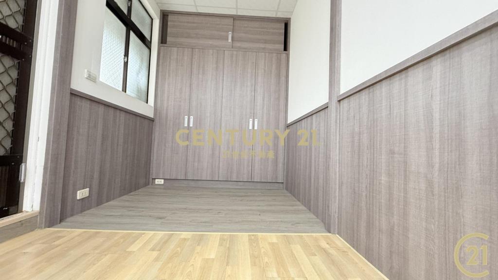 近市區大面寬車庫透天