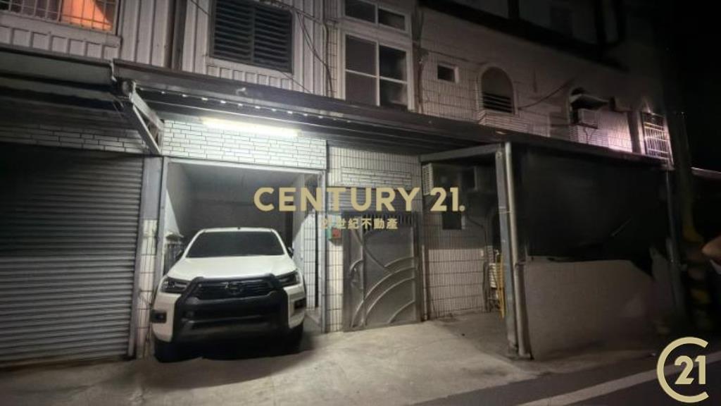 近市區大面寬車庫透天