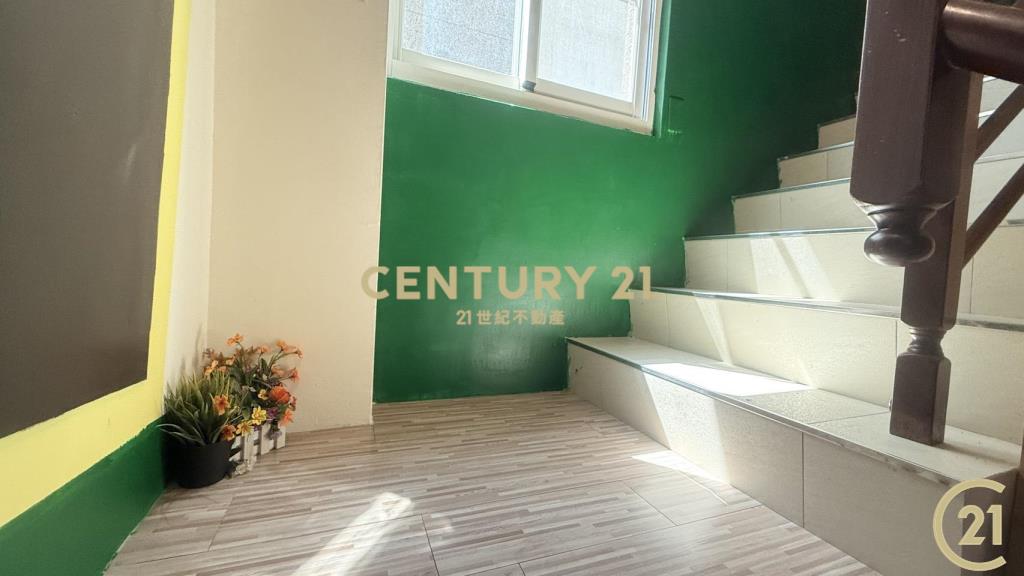 好晴天4樓邊間車庫別墅