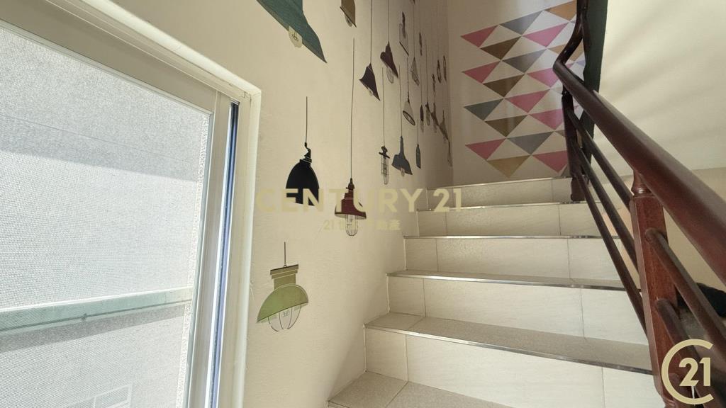 好晴天4樓邊間車庫別墅