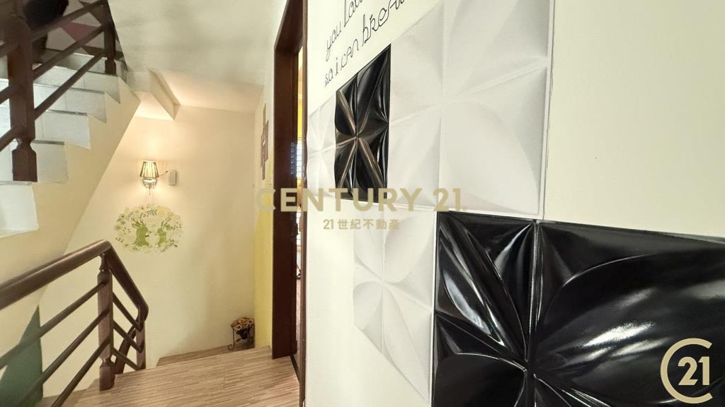 好晴天4樓邊間車庫別墅