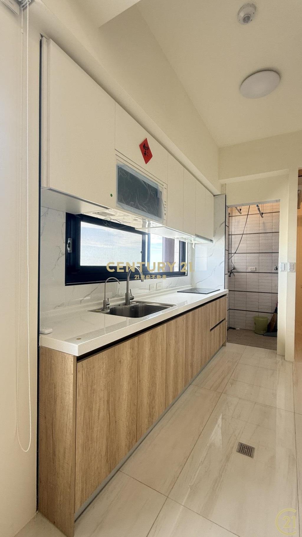 中正路海景精裝平車豪邸