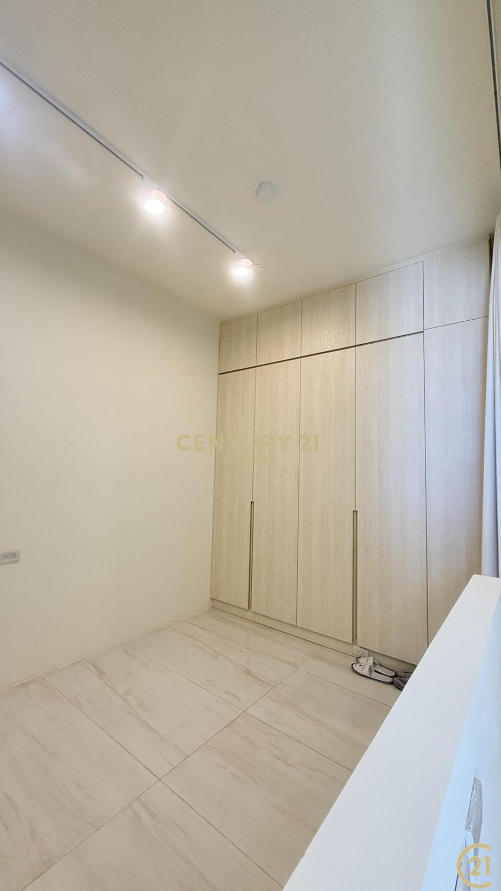 中正路海景精裝平車豪邸