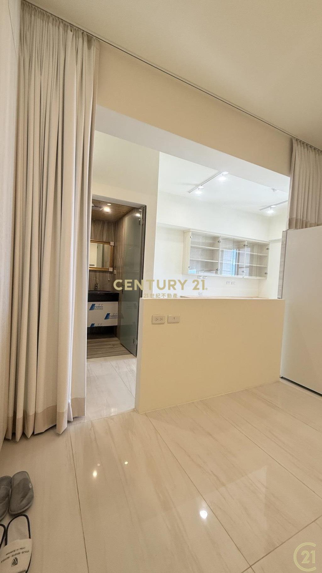 中正路海景精裝平車豪邸