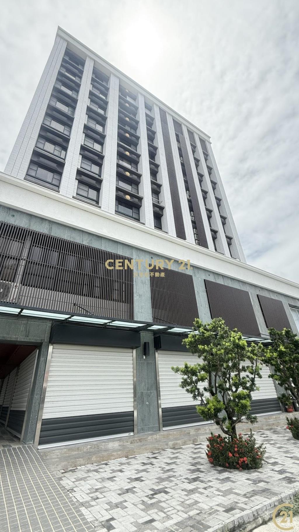 中正路海景精裝平車豪邸