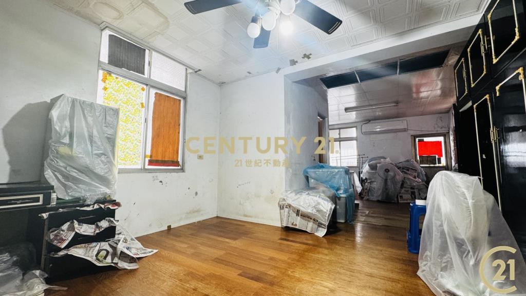 明星三學區邊間透天