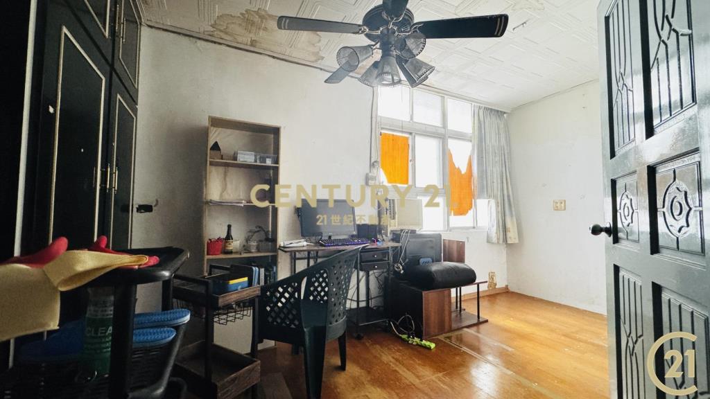 明星三學區邊間透天