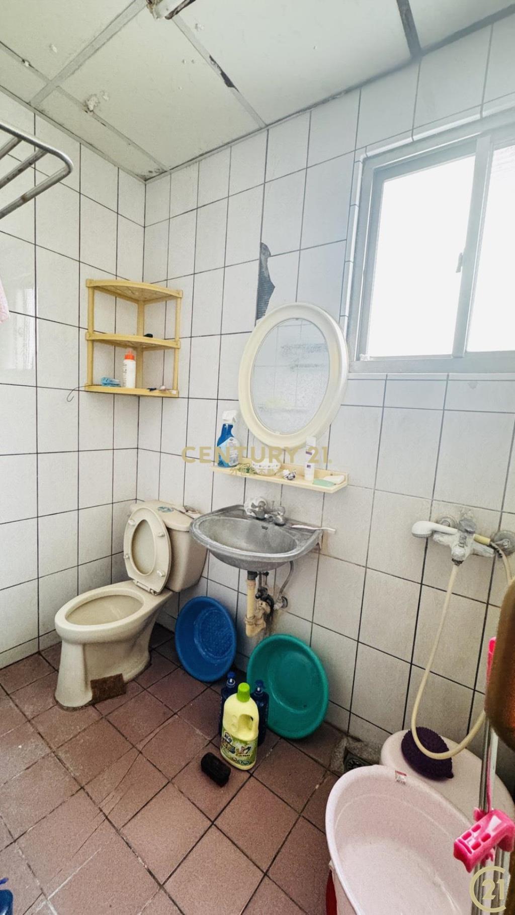 明星三學區邊間透天