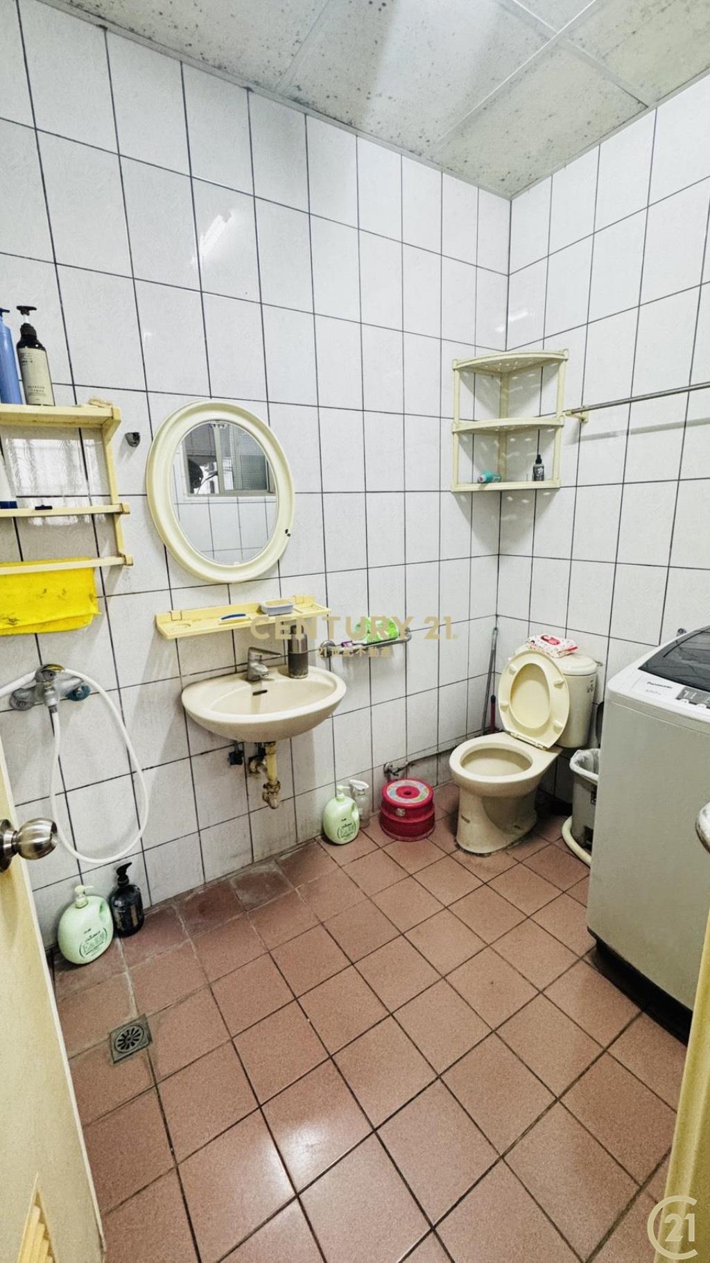 明星三學區邊間透天