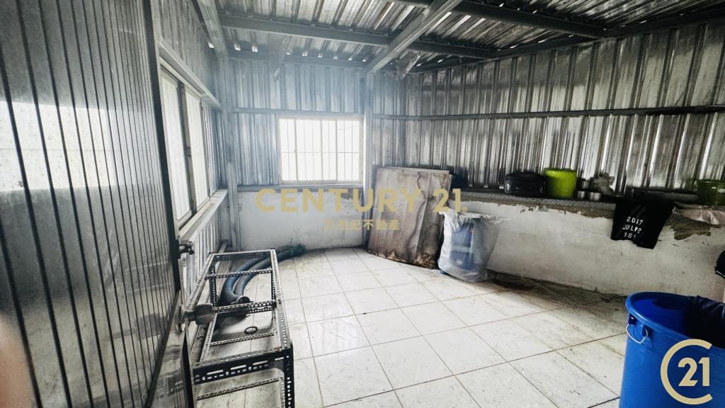 明星三學區邊間透天