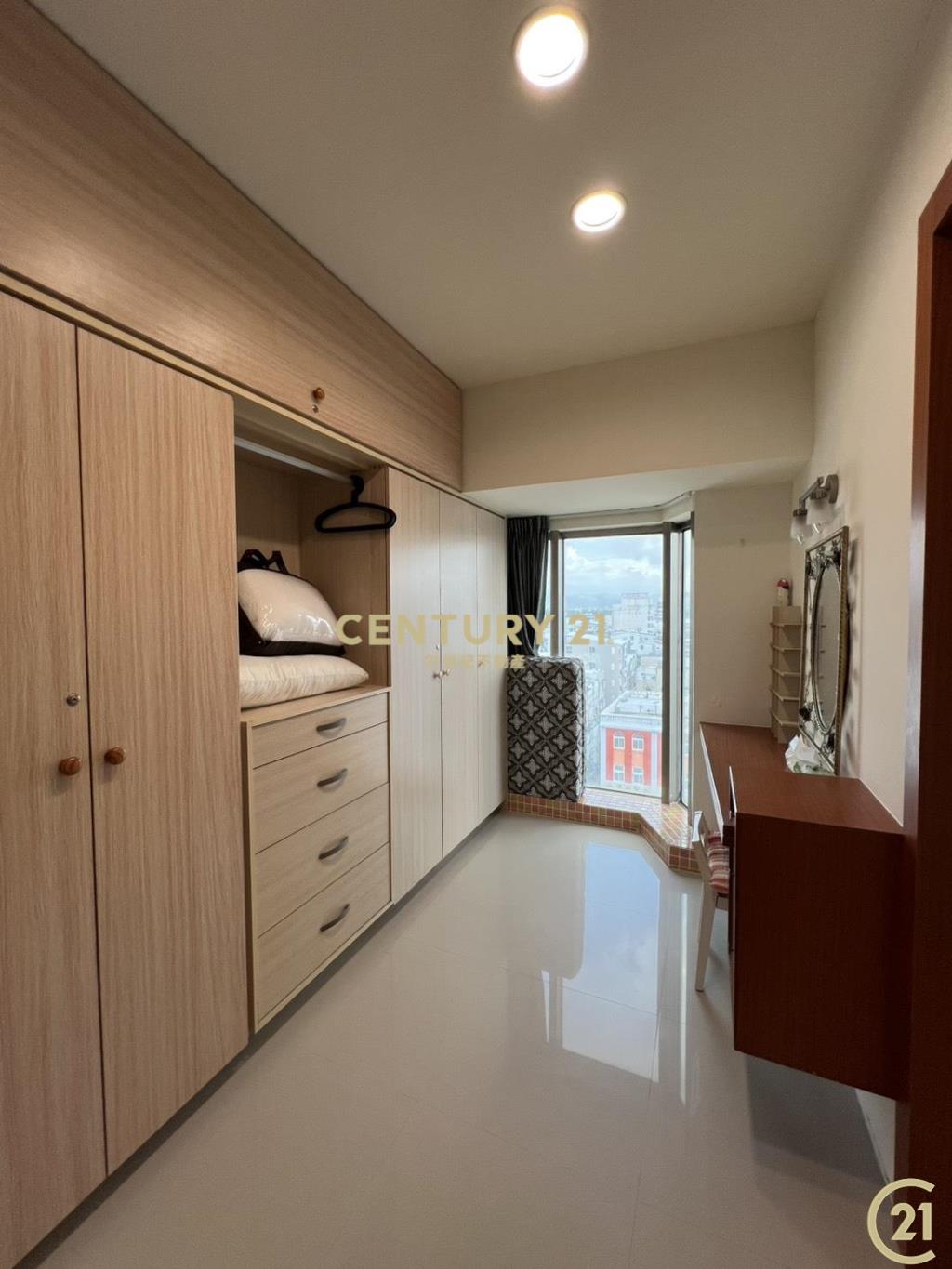 宏東美三房平車景觀大樓