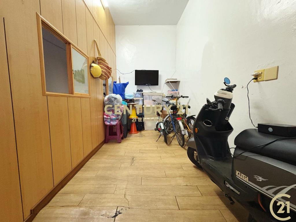 中正路商圈免千萬店住