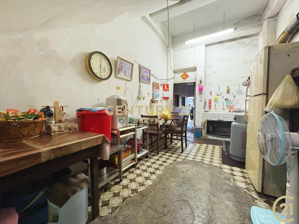 中正路商圈免千萬店住