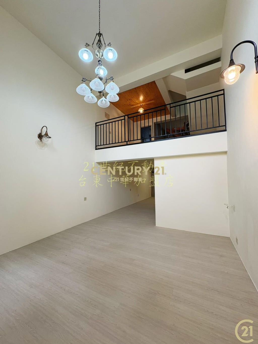 仁珊麗書·挑高大院