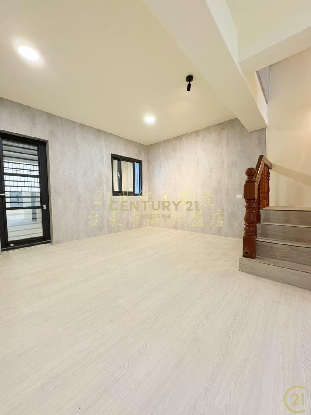 仁珊麗書·挑高大院