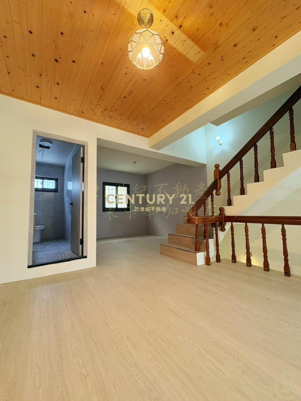 仁珊麗書·挑高大院