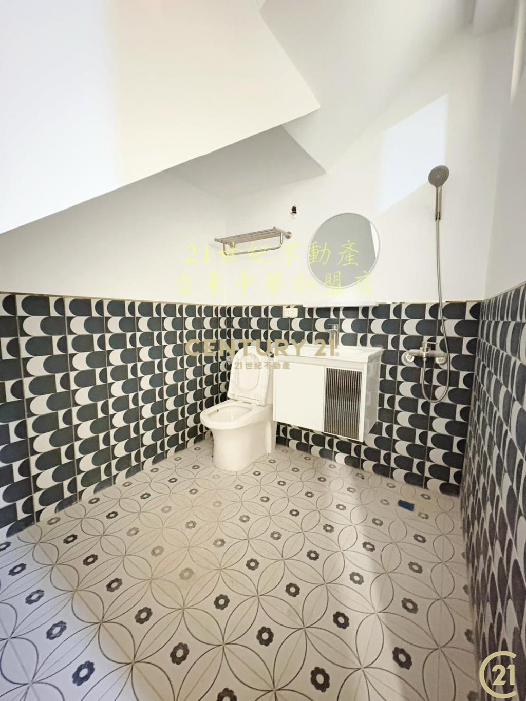 仁珊麗書·挑高大院