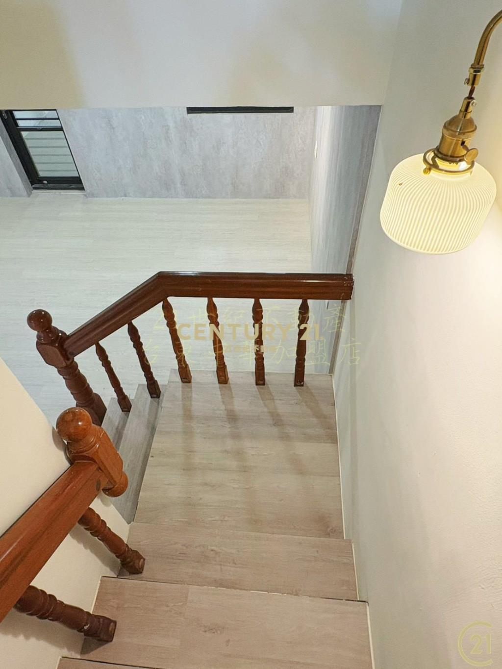 仁珊麗書·挑高大院