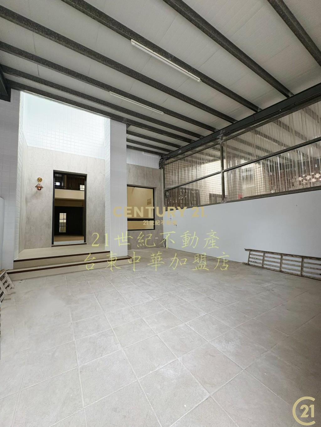 仁珊麗書·挑高大院