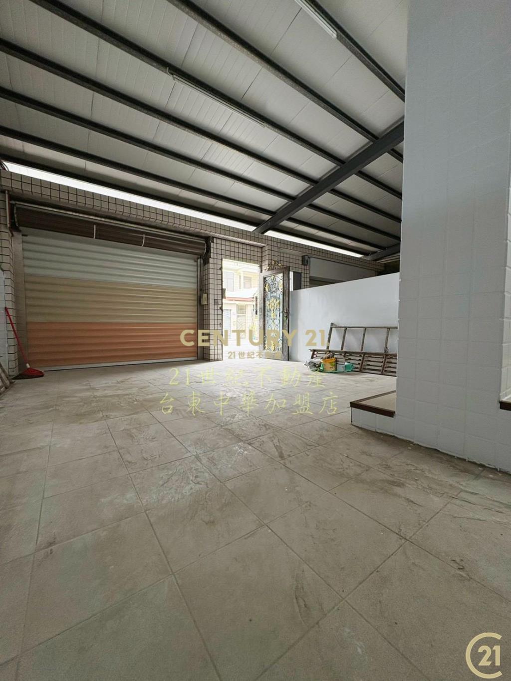 仁珊麗書·挑高大院