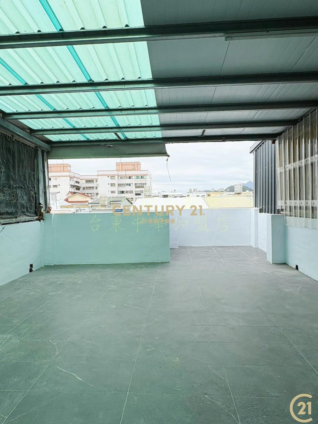 仁珊麗書·挑高大院