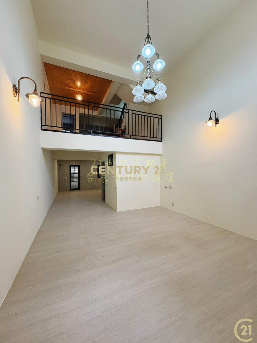 仁珊麗書·挑高大院