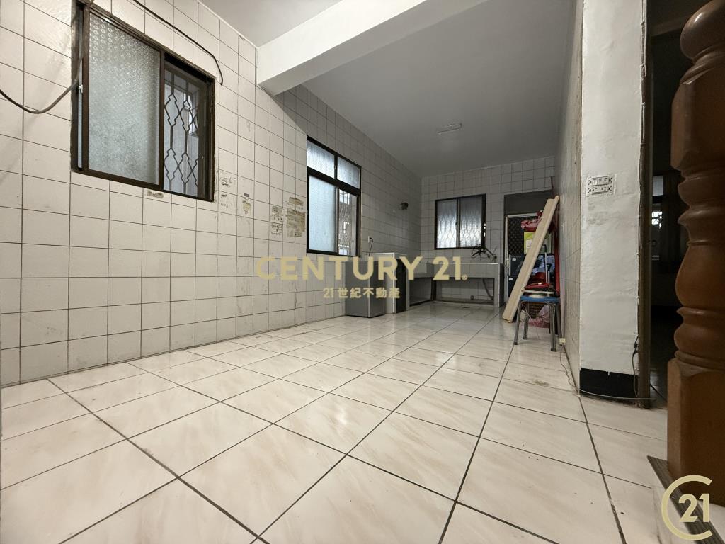 大地坪雙車庫近貴族巷內大面寬別墅